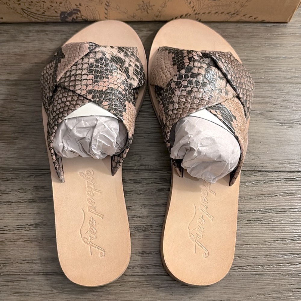NIB [Free People] Rio Vista Brown Snake Slip-On Sandals Womens EU 36 / US 5.5 - Picture 6 of 15
